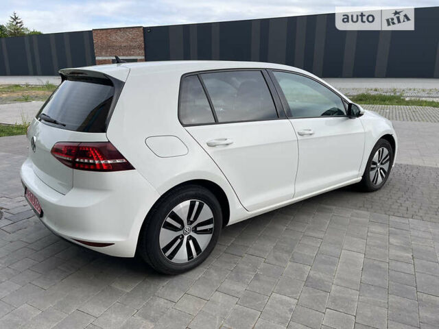 Білий Фольксваген e-Golf, об'ємом двигуна 0 л та пробігом 131 тис. км за 8300 $, фото 4 на Automoto.ua