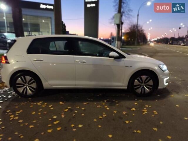 Белый Фольксваген e-Golf, объемом двигателя 0 л и пробегом 69 тыс. км за 9499 $, фото 13 на Automoto.ua