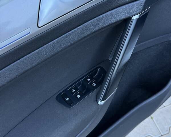 Білий Фольксваген e-Golf, об'ємом двигуна 0 л та пробігом 123 тис. км за 8500 $, фото 24 на Automoto.ua