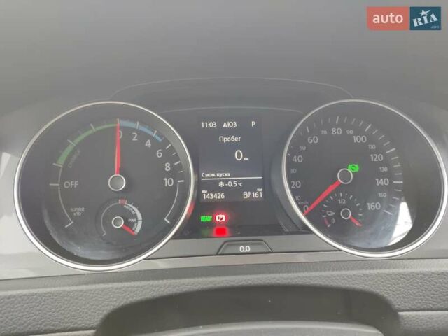 Белый Фольксваген e-Golf, объемом двигателя 0 л и пробегом 144 тыс. км за 8400 $, фото 2 на Automoto.ua
