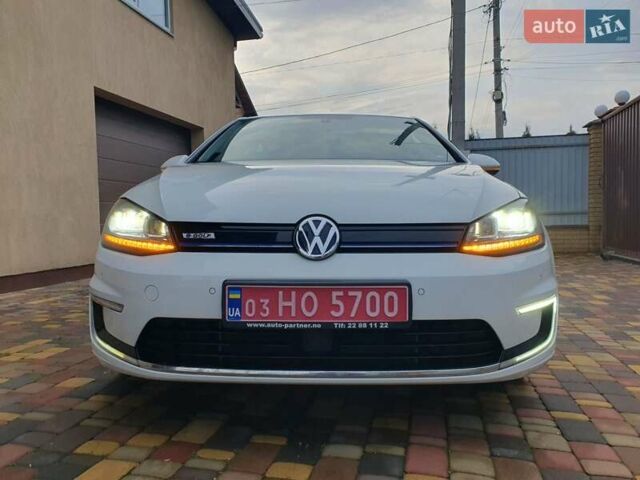 Белый Фольксваген e-Golf, объемом двигателя 0 л и пробегом 130 тыс. км за 8999 $, фото 2 на Automoto.ua