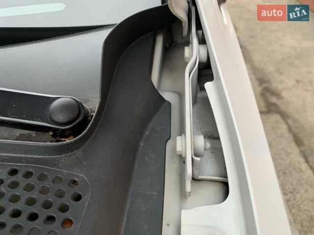 Білий Фольксваген e-Golf, об'ємом двигуна 0 л та пробігом 142 тис. км за 7999 $, фото 101 на Automoto.ua