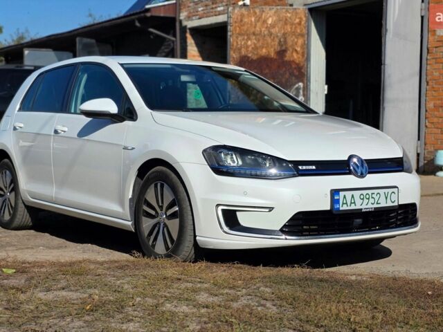 Белый Фольксваген e-Golf, объемом двигателя 0 л и пробегом 158 тыс. км за 9750 $, фото 2 на Automoto.ua