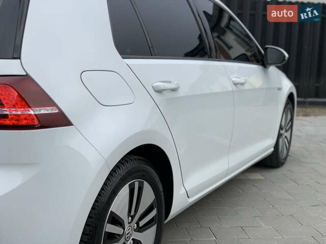 Білий Фольксваген e-Golf, об'ємом двигуна 0 л та пробігом 142 тис. км за 7999 $, фото 58 на Automoto.ua