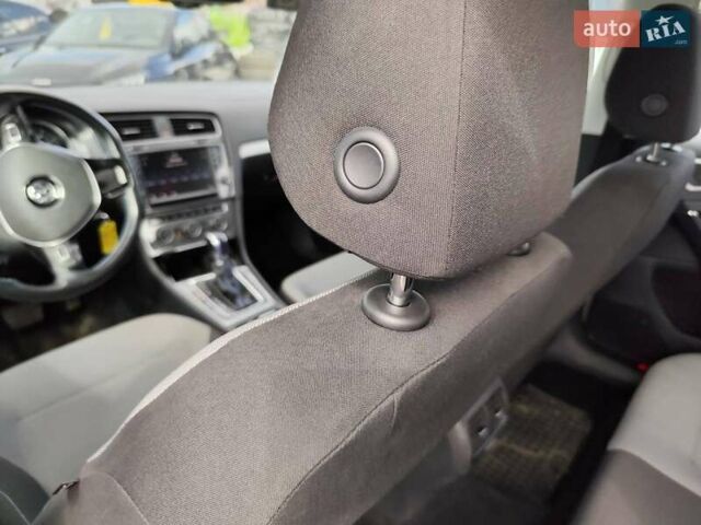 Білий Фольксваген e-Golf, об'ємом двигуна 0 л та пробігом 104 тис. км за 9199 $, фото 18 на Automoto.ua