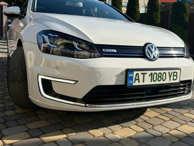 Білий Фольксваген e-Golf, об'ємом двигуна 0 л та пробігом 87 тис. км за 7800 $, фото 4 на Automoto.ua