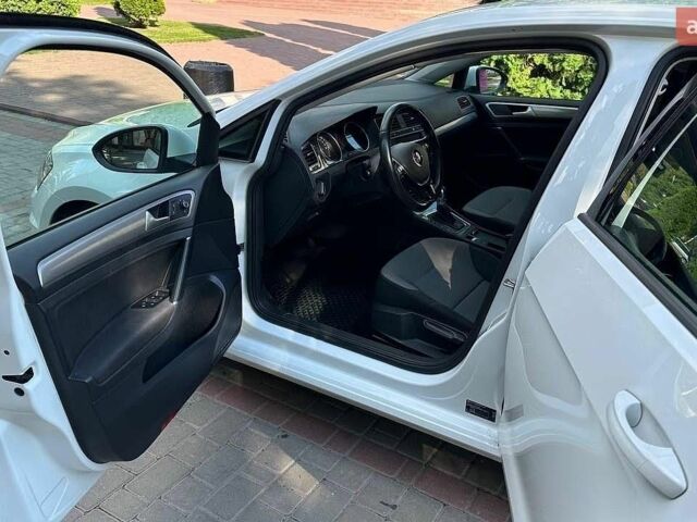 Белый Фольксваген e-Golf, объемом двигателя 0 л и пробегом 100 тыс. км за 8500 $, фото 6 на Automoto.ua