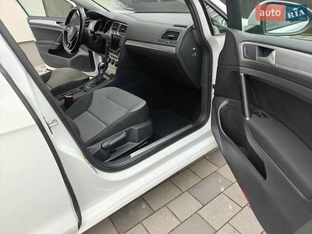 Белый Фольксваген e-Golf, объемом двигателя 0 л и пробегом 148 тыс. км за 7500 $, фото 17 на Automoto.ua