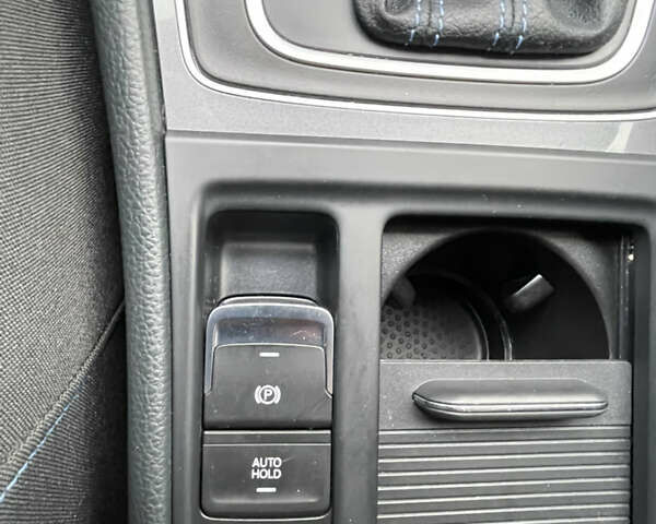 Белый Фольксваген e-Golf, объемом двигателя 0 л и пробегом 91 тыс. км за 8570 $, фото 44 на Automoto.ua