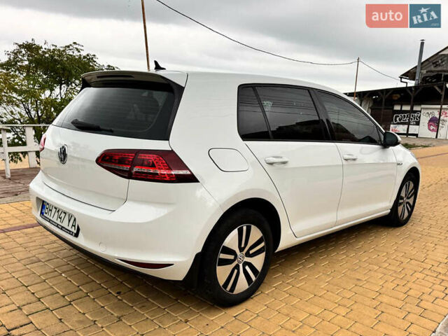 Белый Фольксваген e-Golf, объемом двигателя 0 л и пробегом 195 тыс. км за 8200 $, фото 4 на Automoto.ua