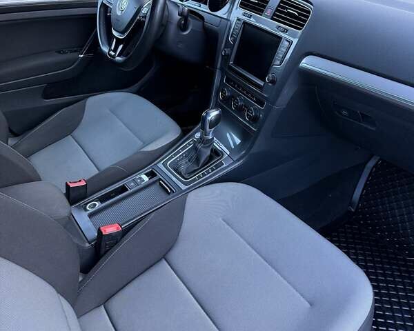 Білий Фольксваген e-Golf, об'ємом двигуна 0 л та пробігом 123 тис. км за 8500 $, фото 37 на Automoto.ua