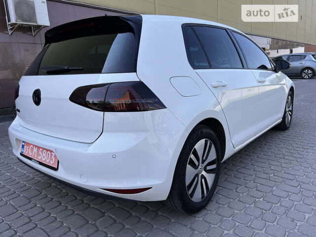 Белый Фольксваген e-Golf, объемом двигателя 0 л и пробегом 102 тыс. км за 9900 $, фото 14 на Automoto.ua
