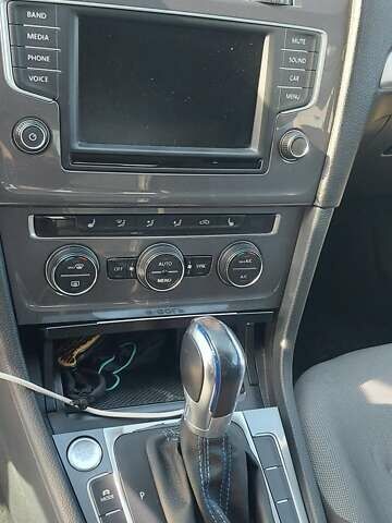 Белый Фольксваген e-Golf, объемом двигателя 0 л и пробегом 125 тыс. км за 9000 $, фото 8 на Automoto.ua