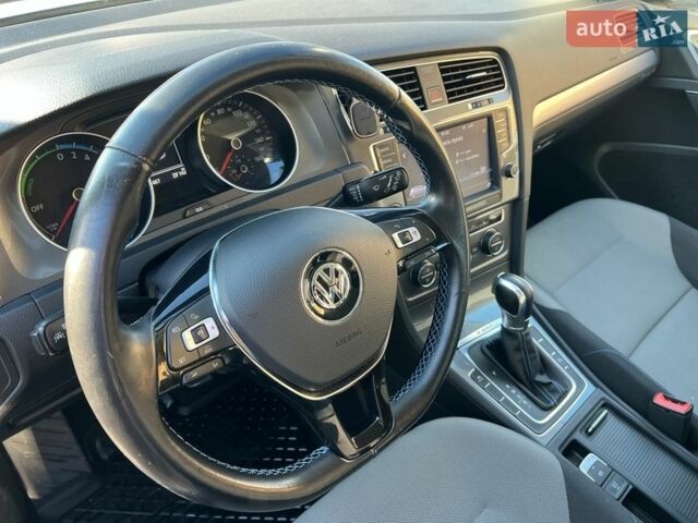 Білий Фольксваген e-Golf, об'ємом двигуна 0 л та пробігом 111 тис. км за 8200 $, фото 26 на Automoto.ua