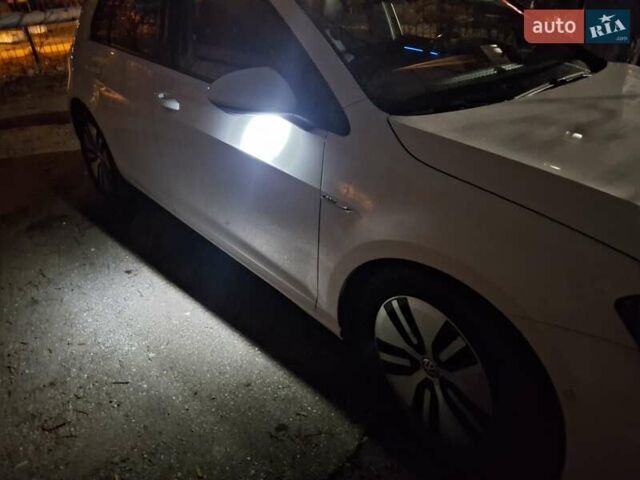 Білий Фольксваген e-Golf, об'ємом двигуна 0 л та пробігом 118 тис. км за 8800 $, фото 28 на Automoto.ua