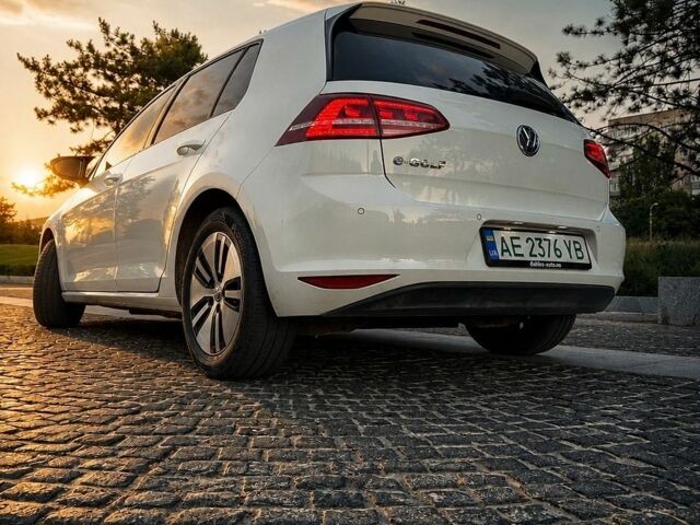 Білий Фольксваген e-Golf, об'ємом двигуна 0 л та пробігом 130 тис. км за 10200 $, фото 2 на Automoto.ua