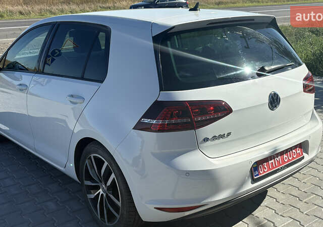 Белый Фольксваген e-Golf, объемом двигателя 0 л и пробегом 124 тыс. км за 8600 $, фото 3 на Automoto.ua