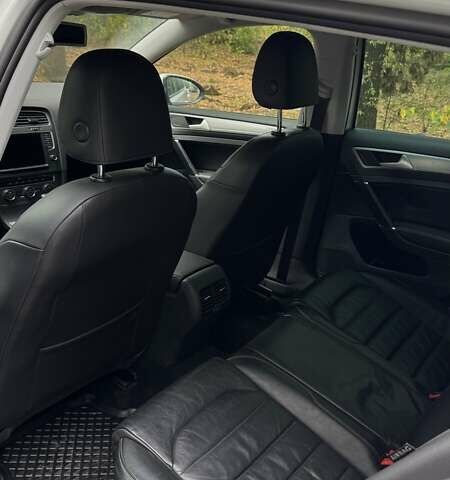 Белый Фольксваген e-Golf, объемом двигателя 0 л и пробегом 148 тыс. км за 8500 $, фото 10 на Automoto.ua