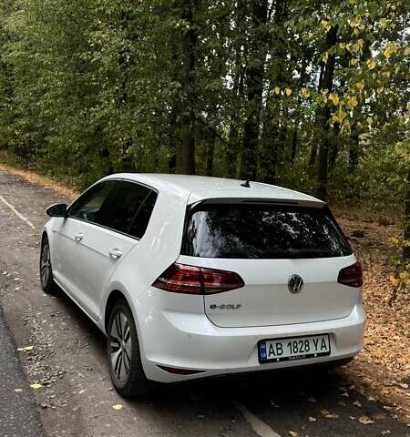 Белый Фольксваген e-Golf, объемом двигателя 0 л и пробегом 148 тыс. км за 8500 $, фото 4 на Automoto.ua
