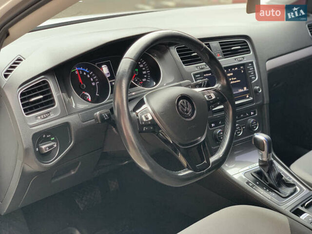 Білий Фольксваген e-Golf, об'ємом двигуна 0 л та пробігом 142 тис. км за 7999 $, фото 89 на Automoto.ua