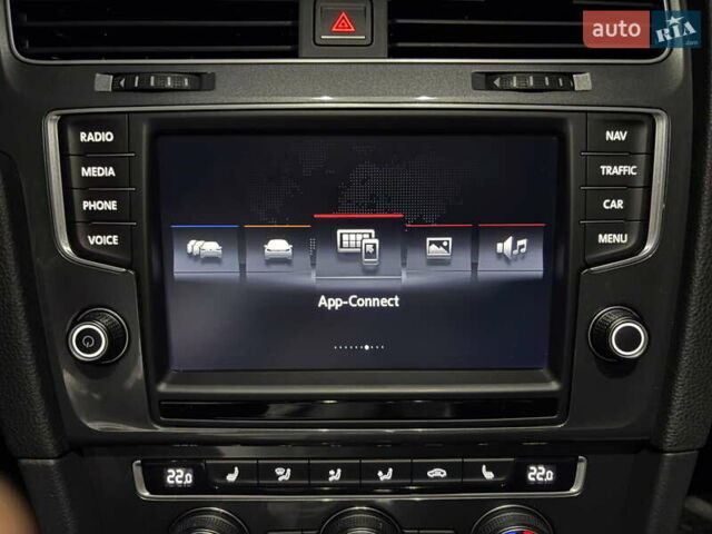 Белый Фольксваген e-Golf, объемом двигателя 0 л и пробегом 170 тыс. км за 7999 $, фото 6 на Automoto.ua