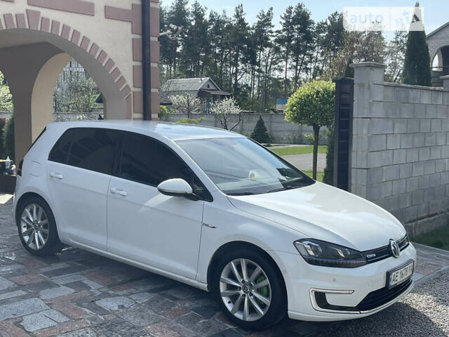 Белый Фольксваген e-Golf, объемом двигателя 0 л и пробегом 150 тыс. км за 12300 $, фото 5 на Automoto.ua