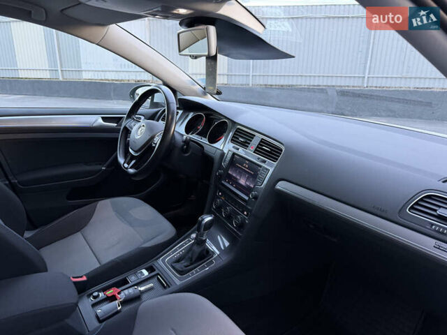 Белый Фольксваген e-Golf, объемом двигателя 0 л и пробегом 85 тыс. км за 8300 $, фото 9 на Automoto.ua