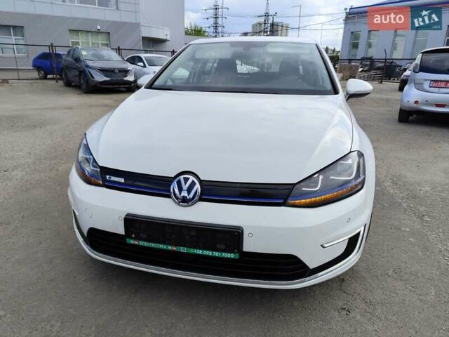 Білий Фольксваген e-Golf, об'ємом двигуна 0 л та пробігом 104 тис. км за 9199 $, фото 2 на Automoto.ua