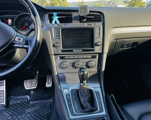 Белый Фольксваген e-Golf, объемом двигателя 0 л и пробегом 73 тыс. км за 9300 $, фото 4 на Automoto.ua