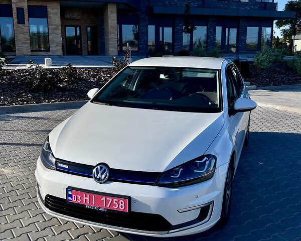 Белый Фольксваген e-Golf, объемом двигателя 0 л и пробегом 109 тыс. км за 7900 $, фото 5 на Automoto.ua