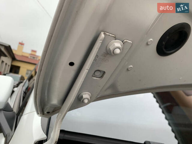 Белый Фольксваген e-Golf, объемом двигателя 0 л и пробегом 142 тыс. км за 8100 $, фото 95 на Automoto.ua