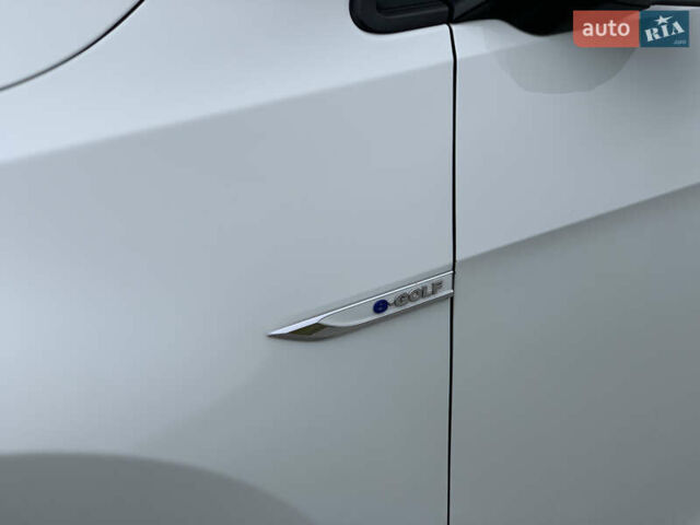 Білий Фольксваген e-Golf, об'ємом двигуна 0 л та пробігом 142 тис. км за 7999 $, фото 16 на Automoto.ua