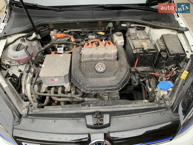 Білий Фольксваген e-Golf, об'ємом двигуна 0 л та пробігом 142 тис. км за 7999 $, фото 93 на Automoto.ua