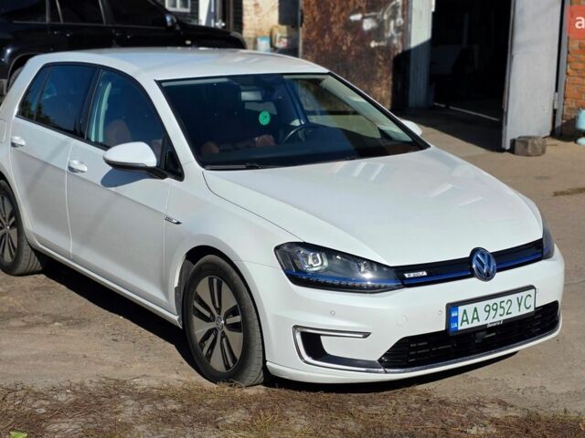 Белый Фольксваген e-Golf, объемом двигателя 0 л и пробегом 158 тыс. км за 9750 $, фото 3 на Automoto.ua