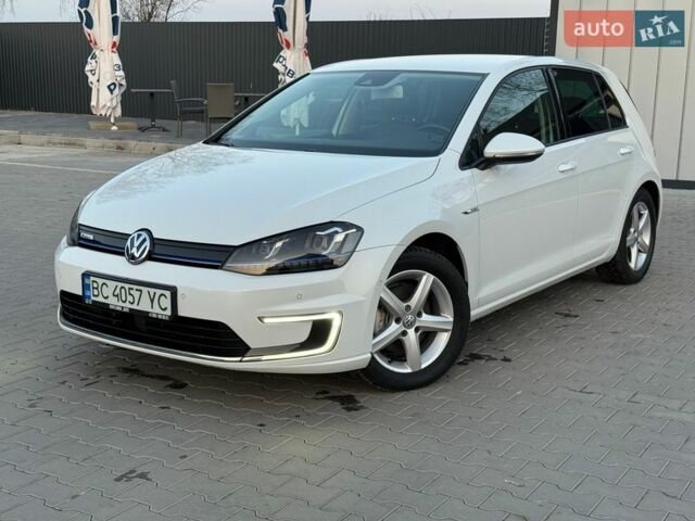 Белый Фольксваген e-Golf, объемом двигателя 0 л и пробегом 123 тыс. км за 9500 $, фото 1 на Automoto.ua