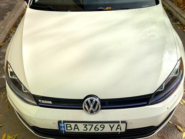Білий Фольксваген e-Golf, об'ємом двигуна 79 л та пробігом 138 тис. км за 8800 $, фото 2 на Automoto.ua
