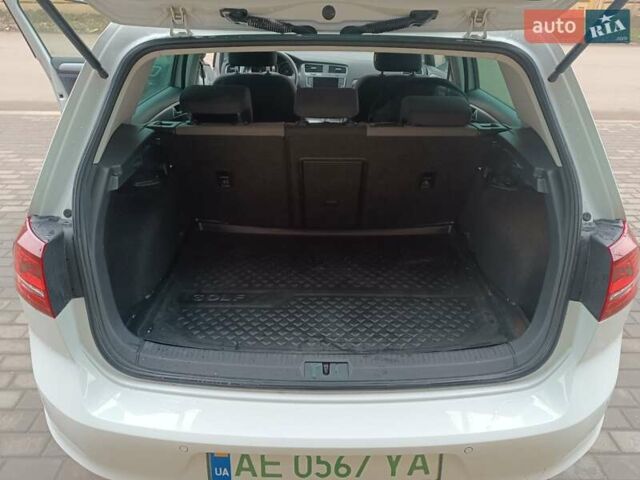 Белый Фольксваген e-Golf, объемом двигателя 0 л и пробегом 118 тыс. км за 11200 $, фото 21 на Automoto.ua