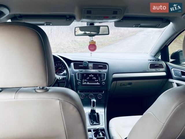 Белый Фольксваген e-Golf, объемом двигателя 0 л и пробегом 118 тыс. км за 8100 $, фото 7 на Automoto.ua