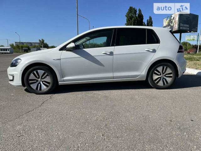 Білий Фольксваген e-Golf, об'ємом двигуна 0 л та пробігом 115 тис. км за 13900 $, фото 6 на Automoto.ua