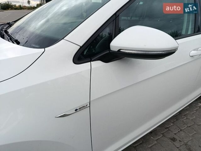 Белый Фольксваген e-Golf, объемом двигателя 0 л и пробегом 181 тыс. км за 8190 $, фото 12 на Automoto.ua
