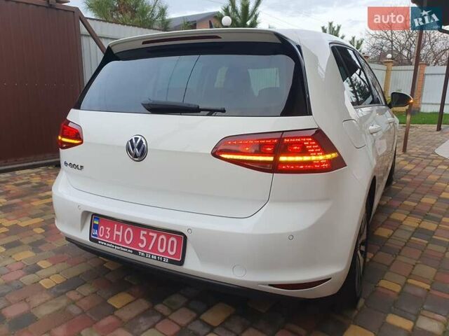 Белый Фольксваген e-Golf, объемом двигателя 0 л и пробегом 130 тыс. км за 8999 $, фото 11 на Automoto.ua