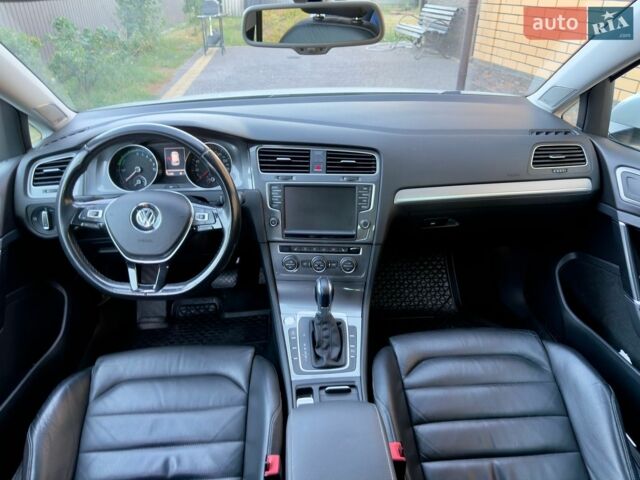 Білий Фольксваген e-Golf, об'ємом двигуна 0 л та пробігом 150 тис. км за 8299 $, фото 19 на Automoto.ua
