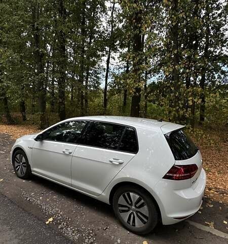 Белый Фольксваген e-Golf, объемом двигателя 0 л и пробегом 148 тыс. км за 8500 $, фото 13 на Automoto.ua