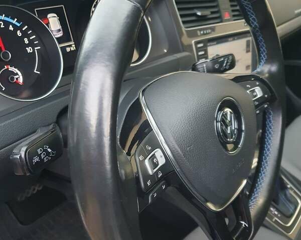 Белый Фольксваген e-Golf, объемом двигателя 0 л и пробегом 130 тыс. км за 8999 $, фото 53 на Automoto.ua