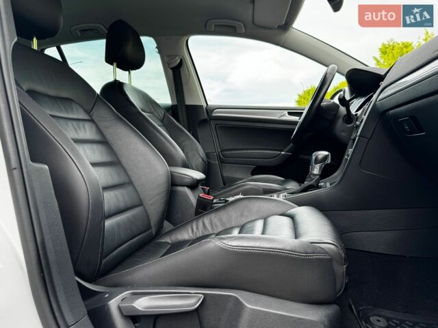 Білий Фольксваген e-Golf, об'ємом двигуна 0 л та пробігом 159 тис. км за 8500 $, фото 17 на Automoto.ua