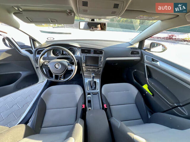 Белый Фольксваген e-Golf, объемом двигателя 0 л и пробегом 109 тыс. км за 7900 $, фото 14 на Automoto.ua