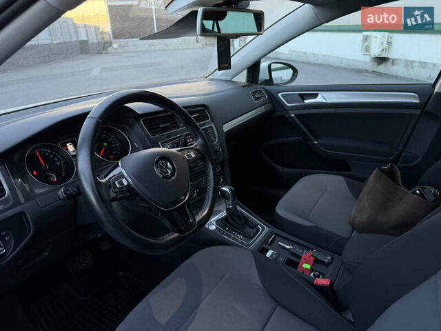 Белый Фольксваген e-Golf, объемом двигателя 0 л и пробегом 85 тыс. км за 8300 $, фото 7 на Automoto.ua