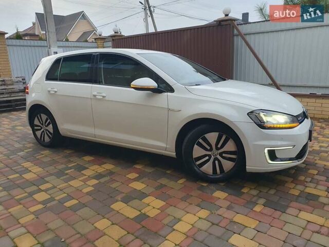 Белый Фольксваген e-Golf, объемом двигателя 0 л и пробегом 130 тыс. км за 8999 $, фото 26 на Automoto.ua