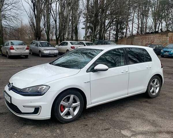Белый Фольксваген e-Golf, объемом двигателя 0 л и пробегом 117 тыс. км за 8500 $, фото 4 на Automoto.ua