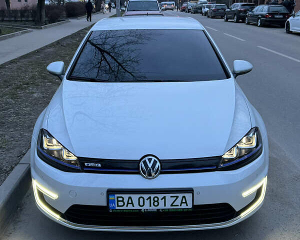 Білий Фольксваген e-Golf, об'ємом двигуна 0 л та пробігом 106 тис. км за 12300 $, фото 18 на Automoto.ua